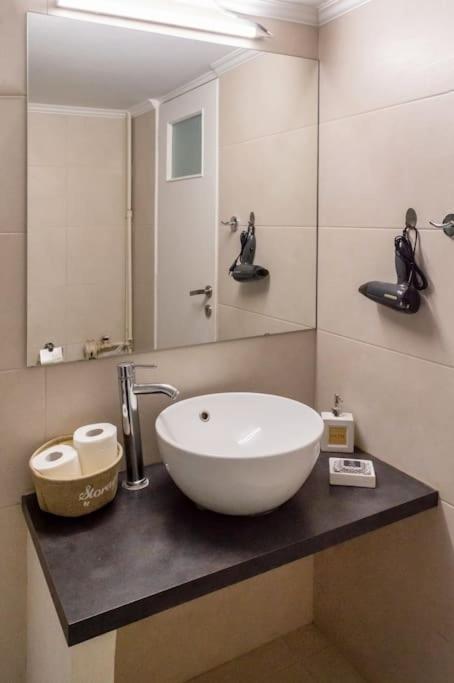 Cozy Airbnb Room In أثينا المظهر الخارجي الصورة